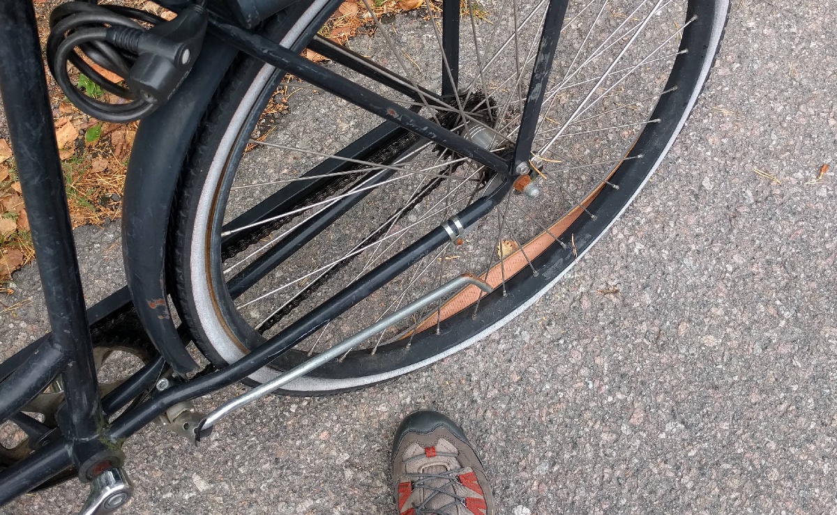 Лопнувшая покрышка